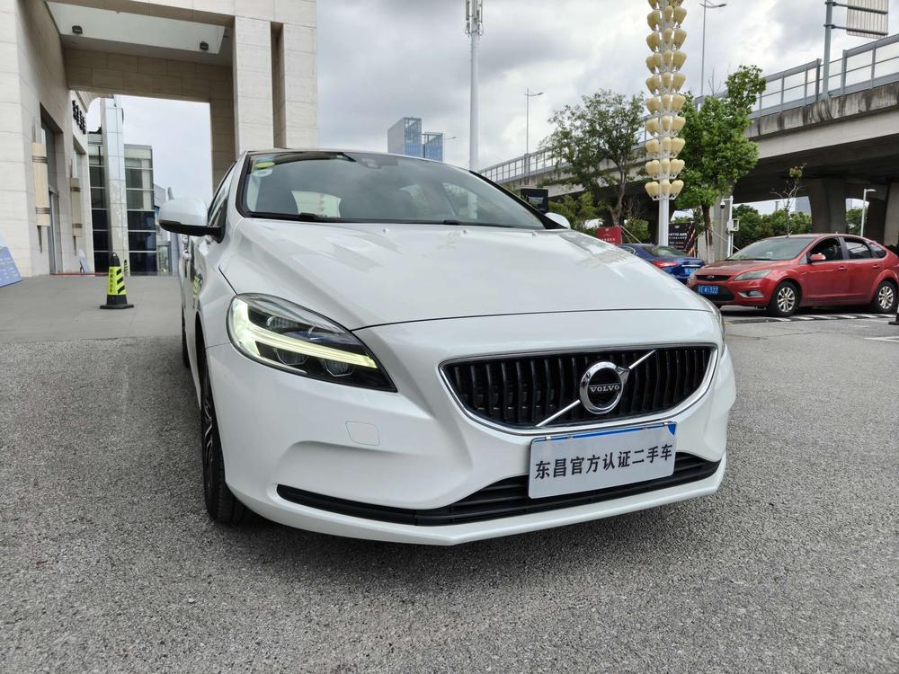 Volvo Volvo V40