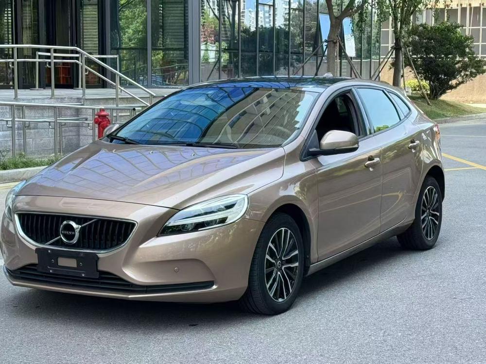 Volvo Volvo V40