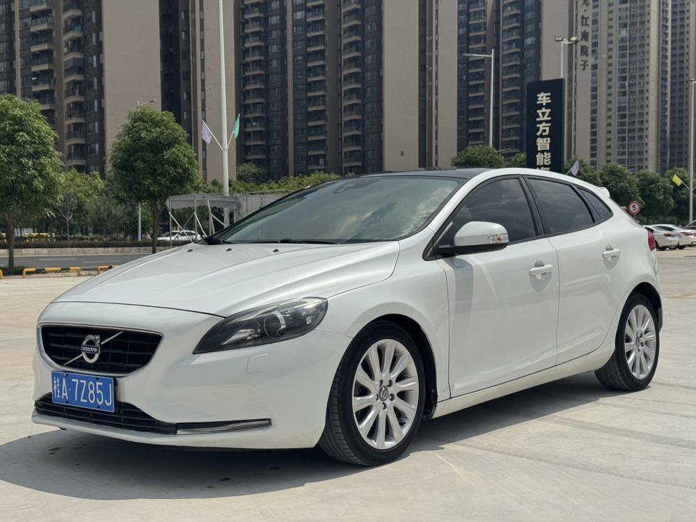 Volvo Volvo V40