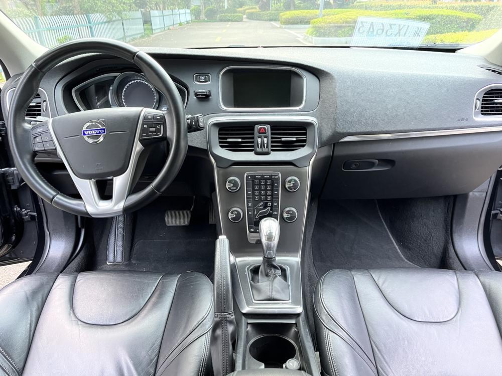 Volvo Volvo V40