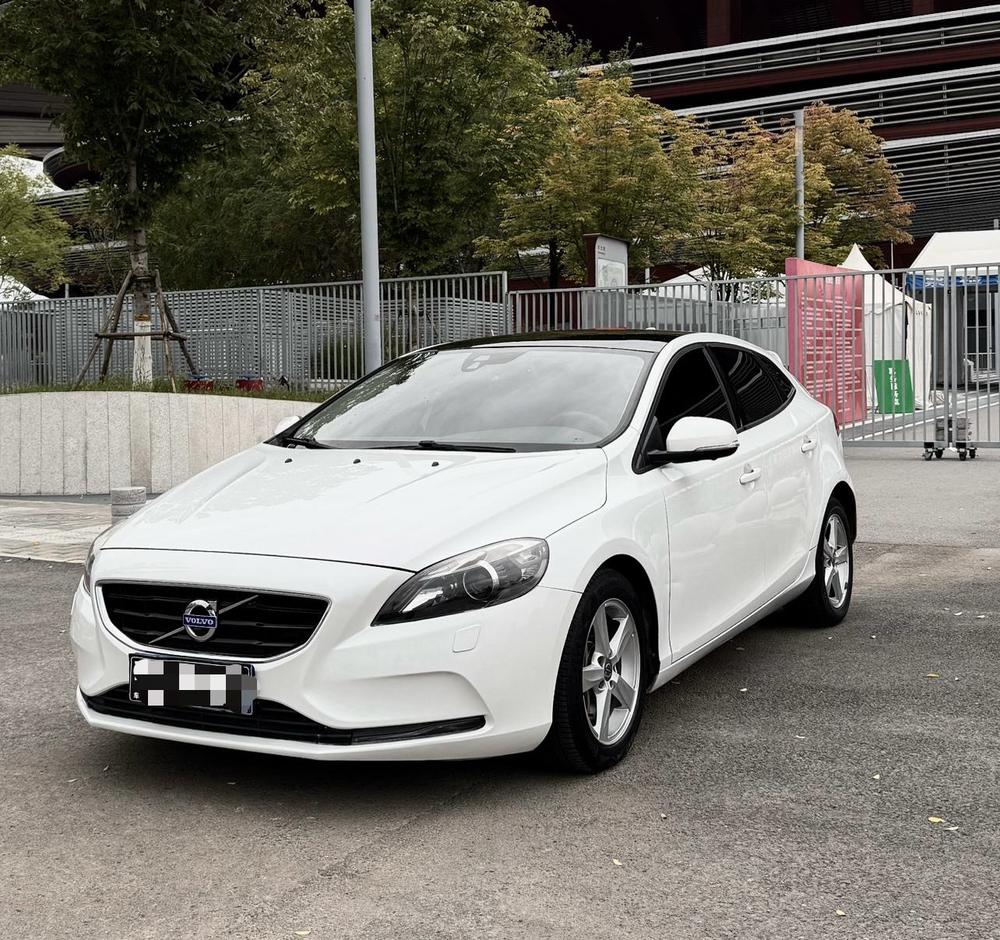 Volvo Volvo V40