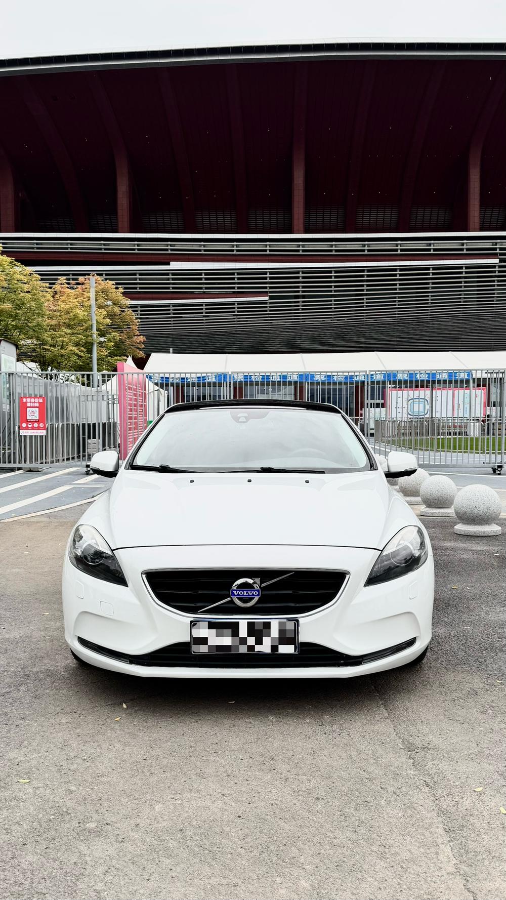 Volvo Volvo V40