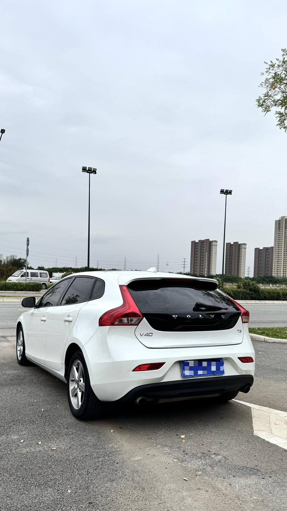 Volvo Volvo V40
