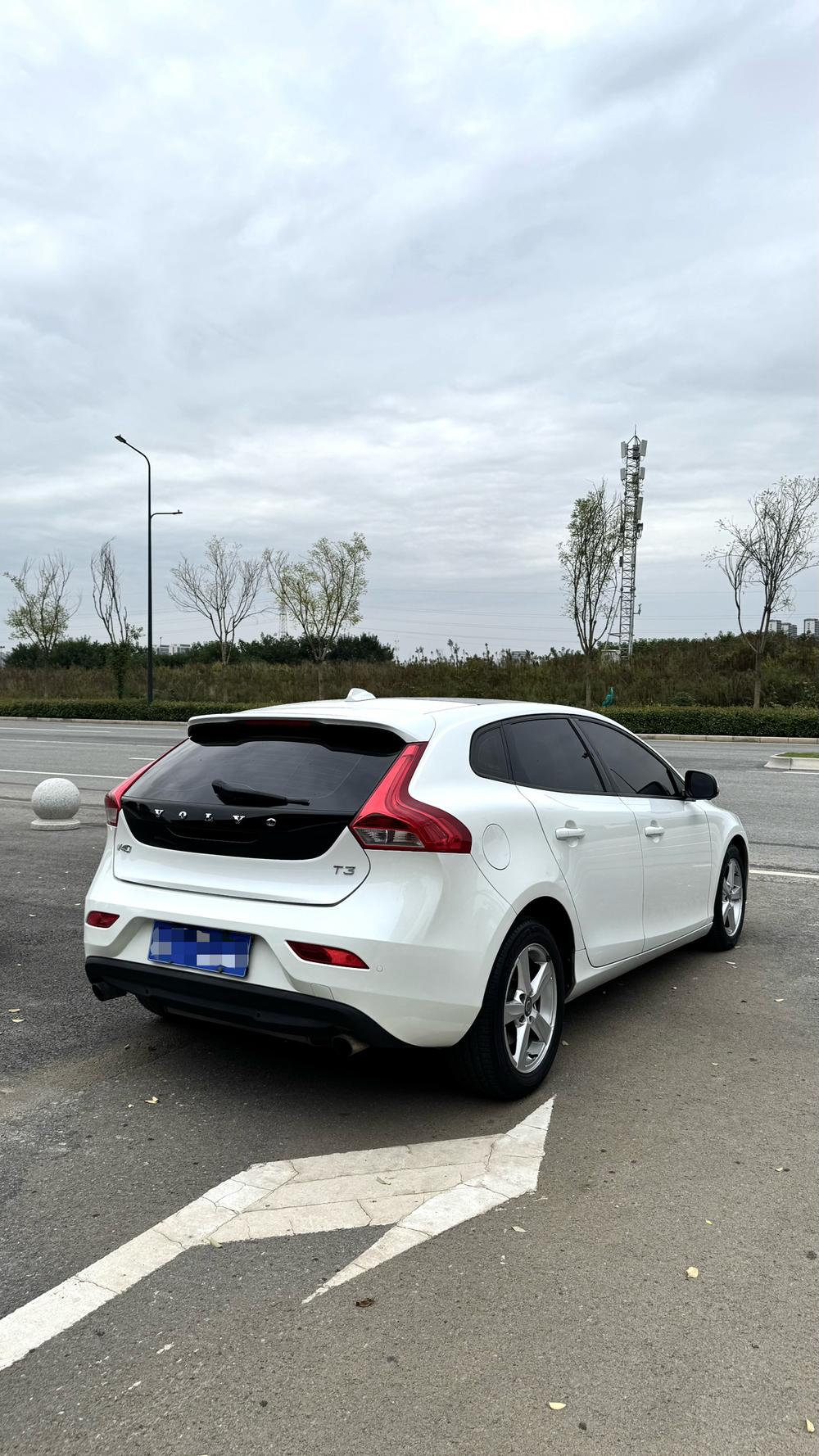Volvo Volvo V40