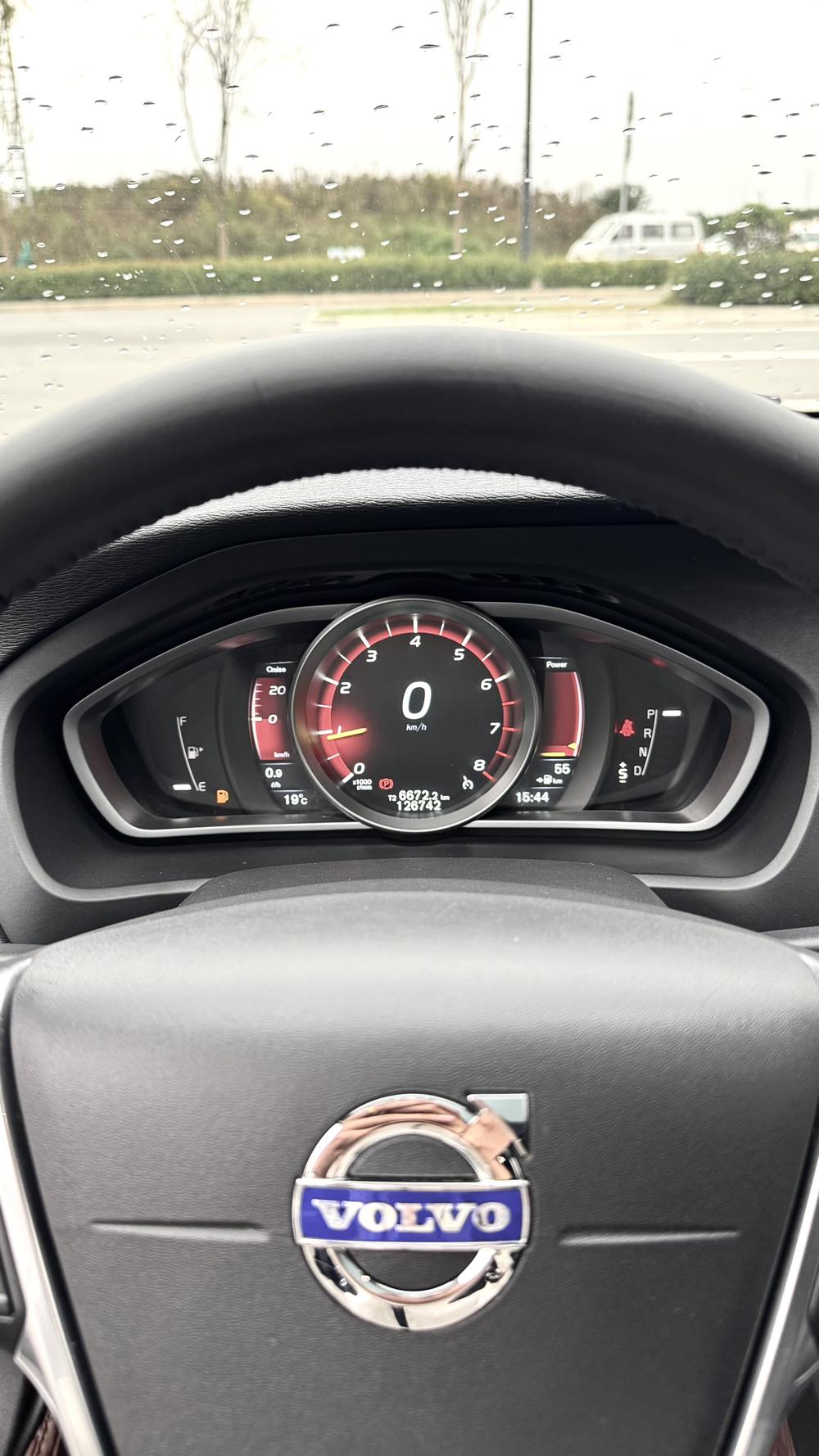 Volvo Volvo V40