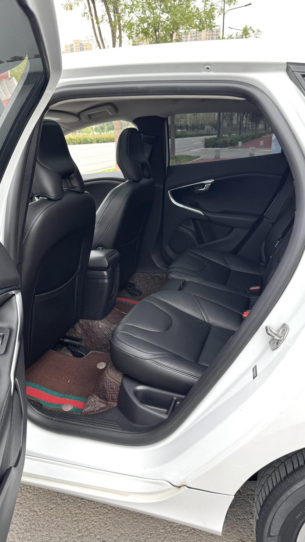 Volvo Volvo V40