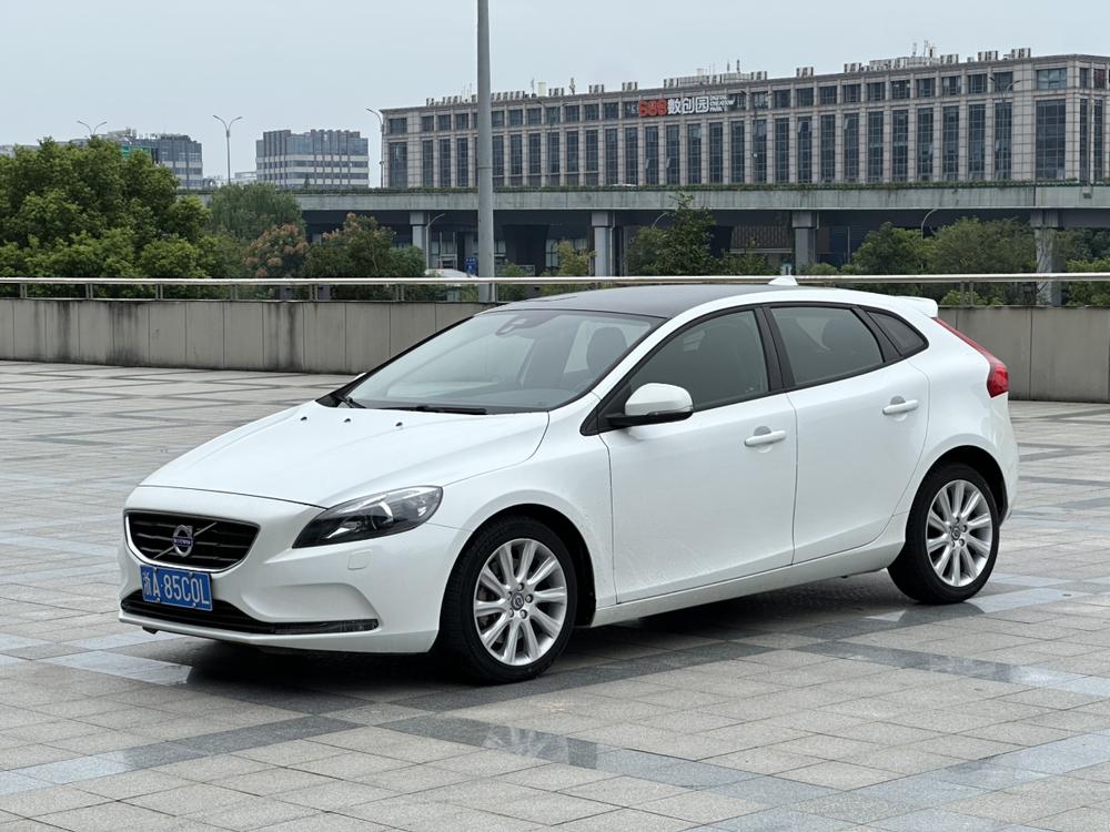 Volvo Volvo V40