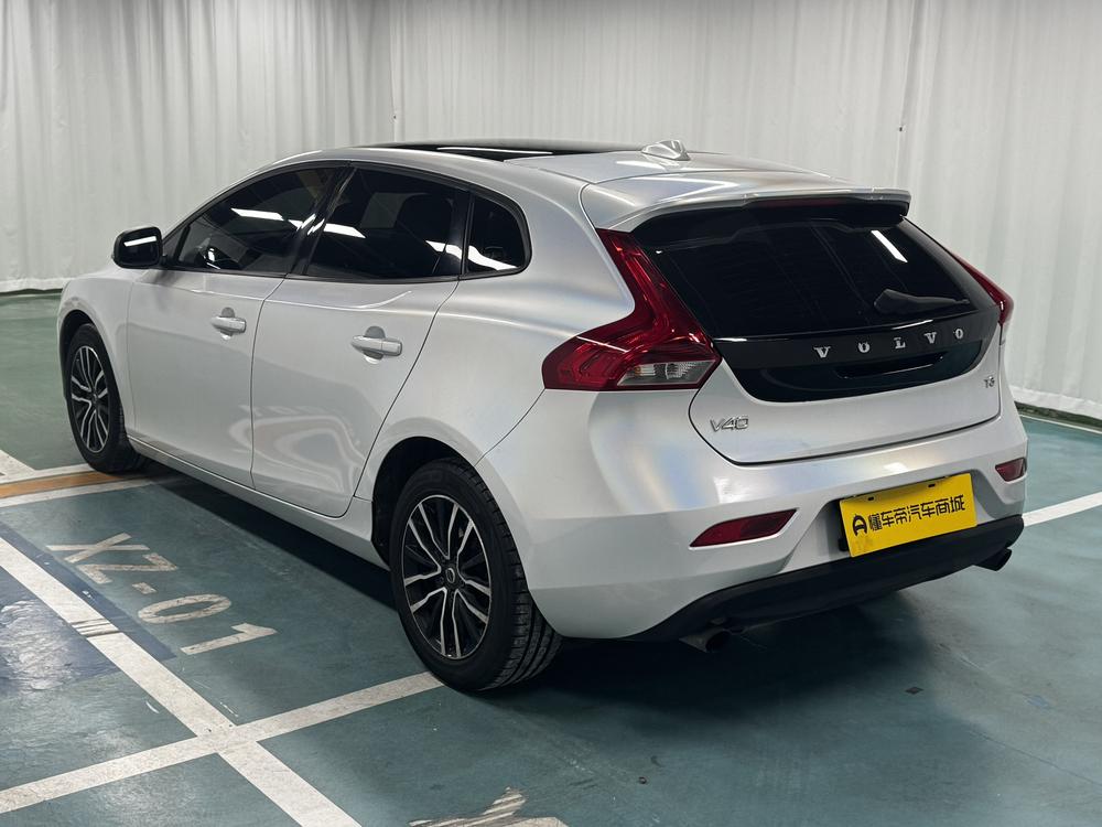 Volvo Volvo V40