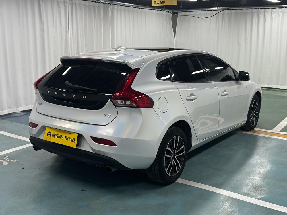 Volvo Volvo V40