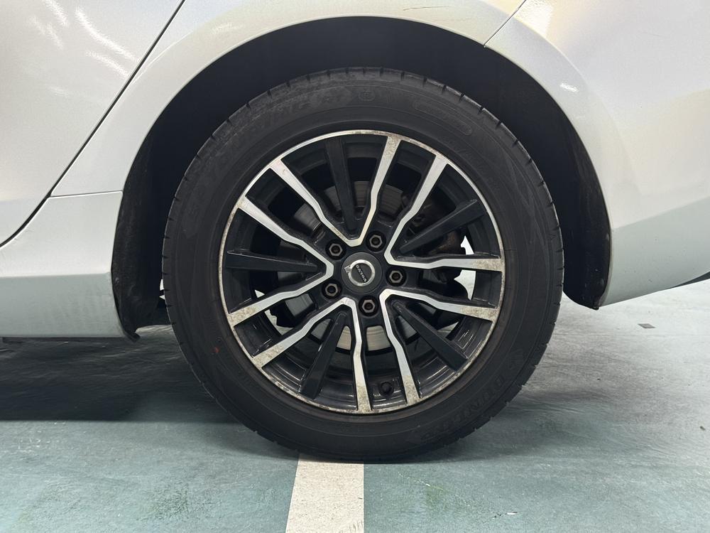 Volvo Volvo V40