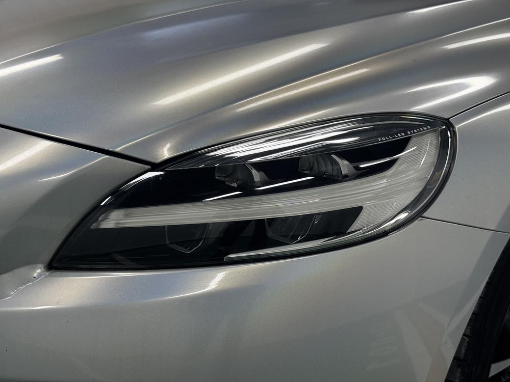Volvo Volvo V40