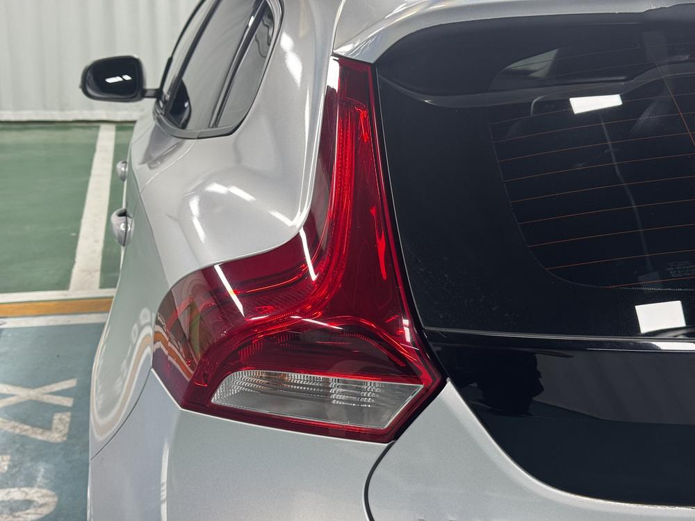 Volvo Volvo V40