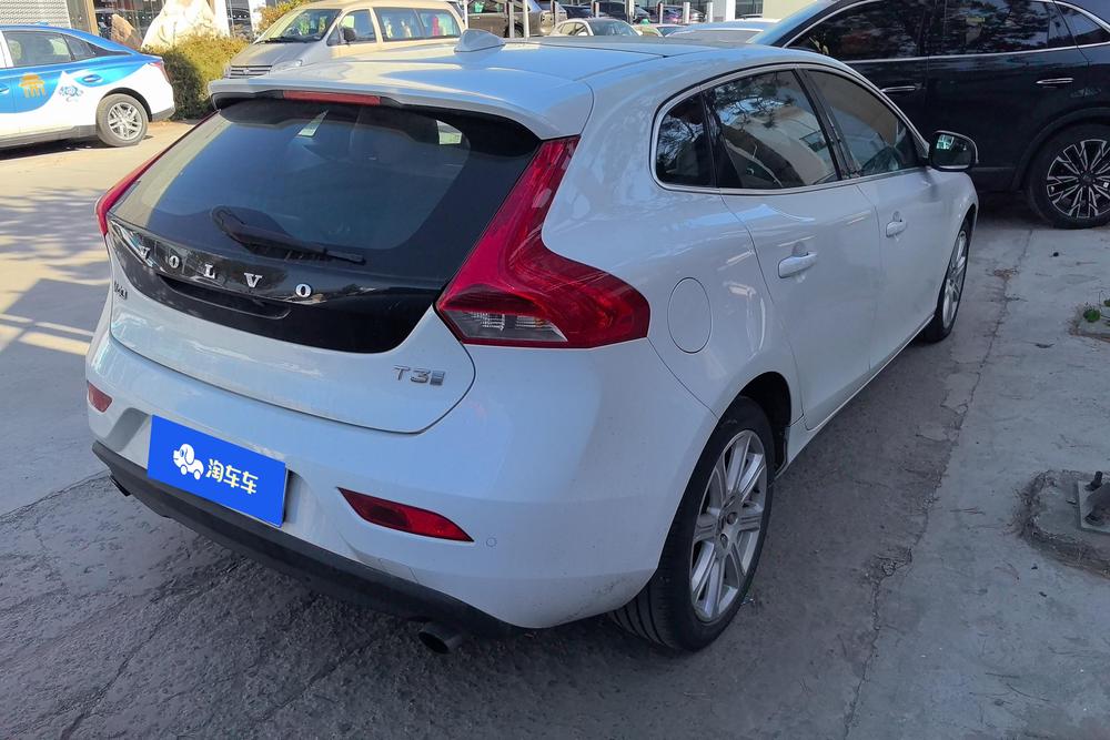 Volvo Volvo V40