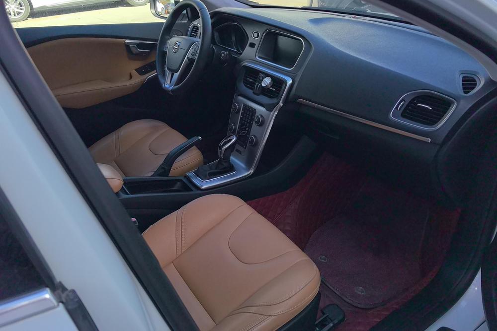 Volvo Volvo V40