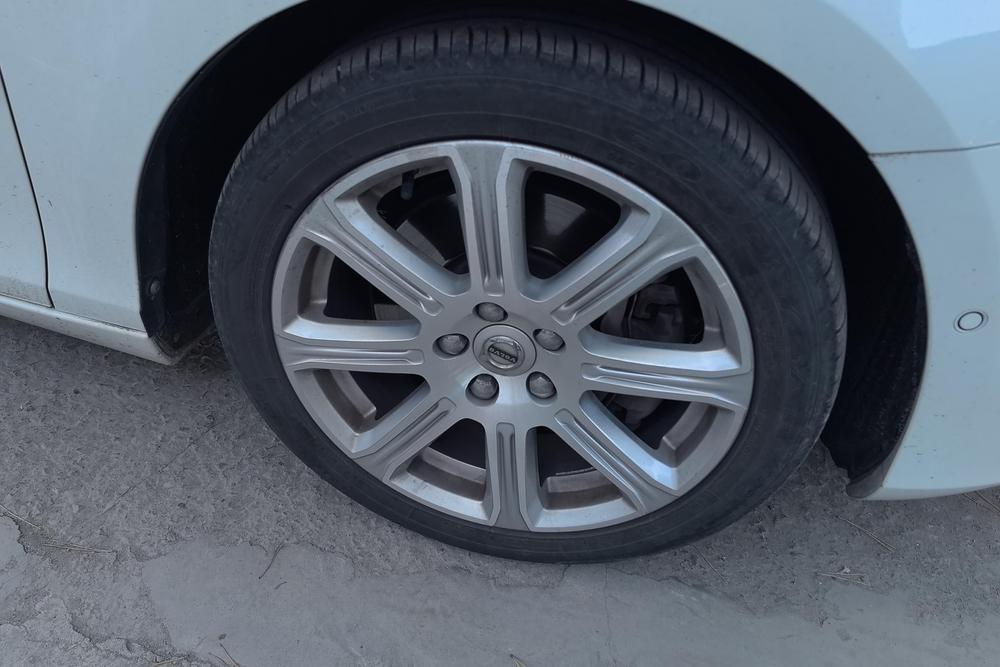 Volvo Volvo V40