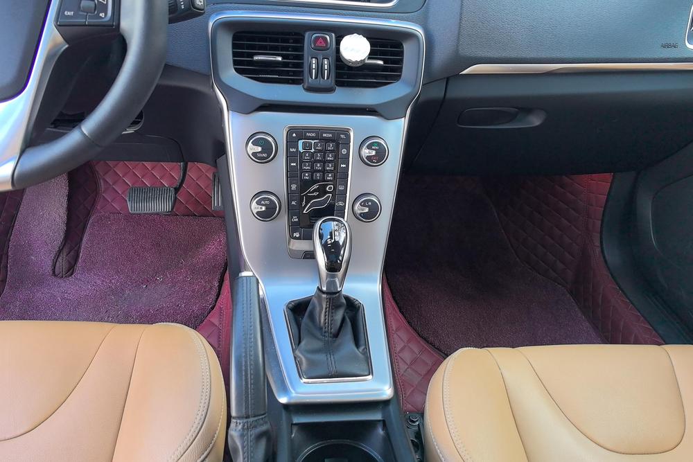 Volvo Volvo V40