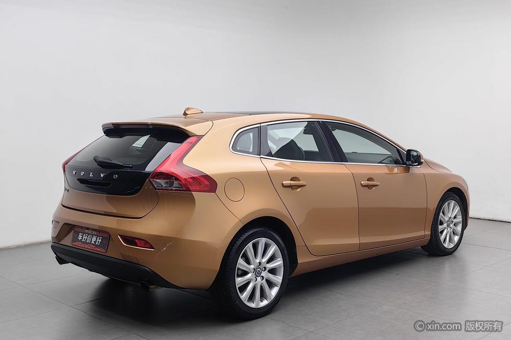 Volvo Volvo V40