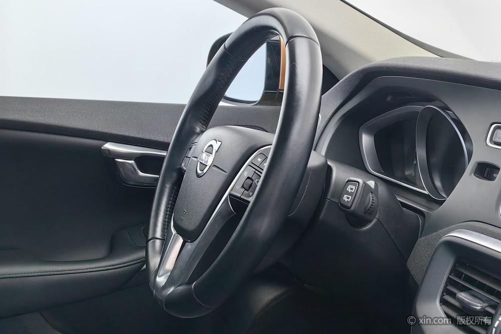 Volvo Volvo V40