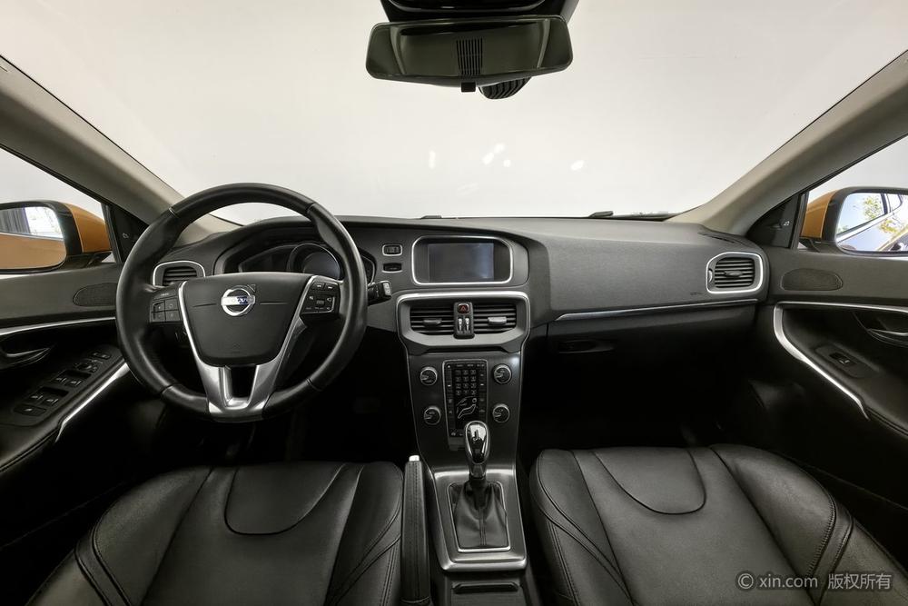 Volvo Volvo V40