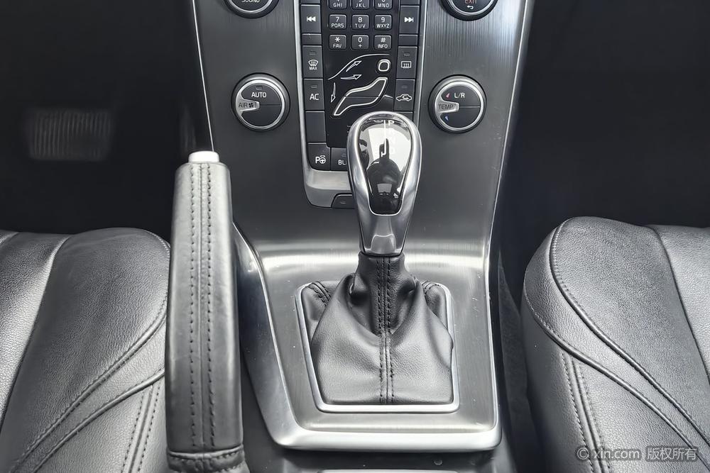 Volvo Volvo V40