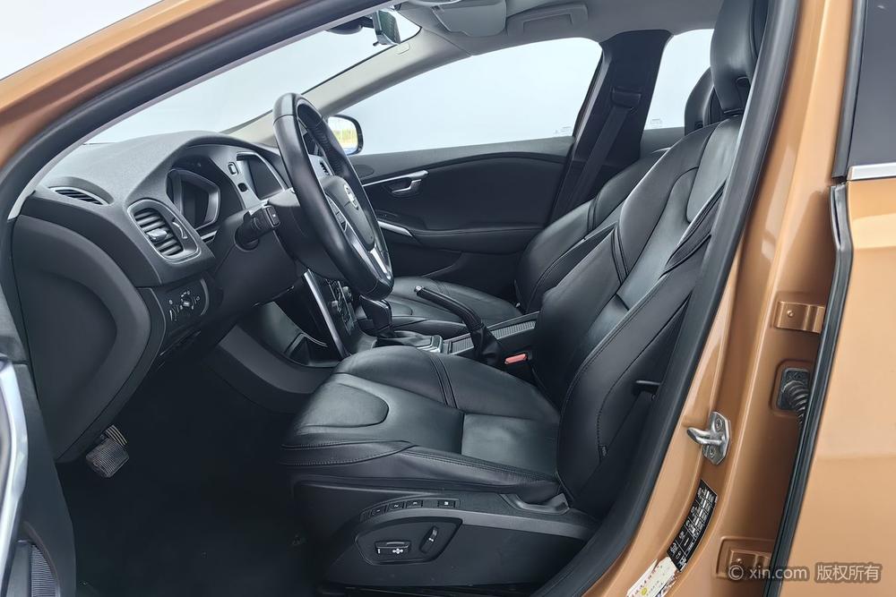 Volvo Volvo V40