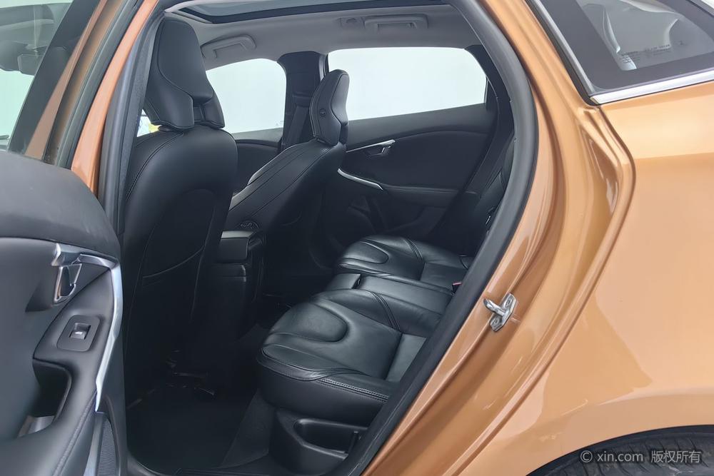 Volvo Volvo V40