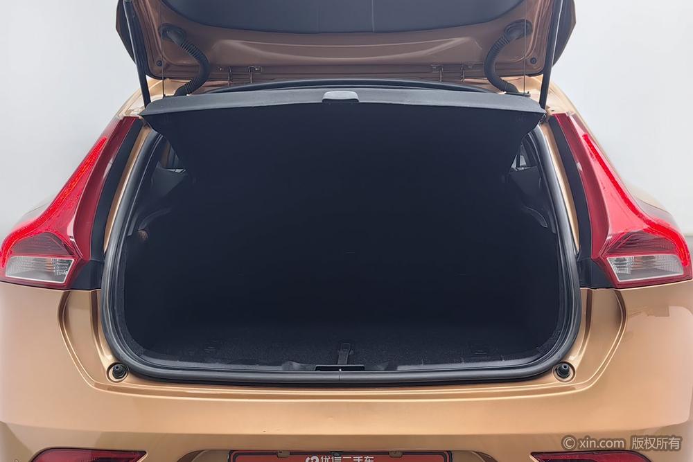 Volvo Volvo V40