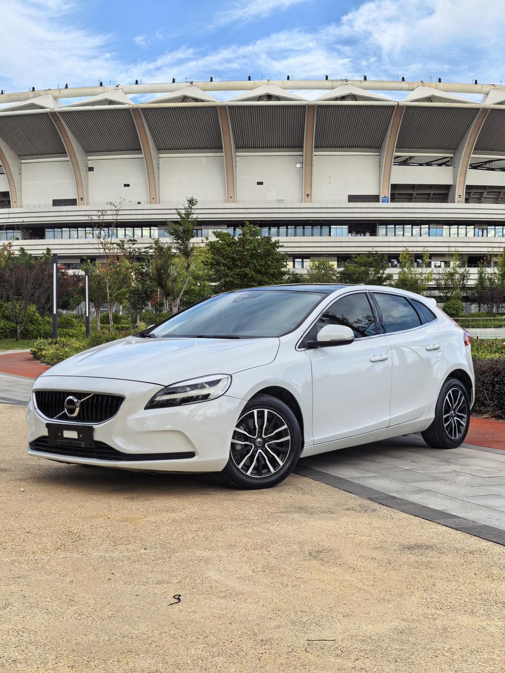 Volvo Volvo V40