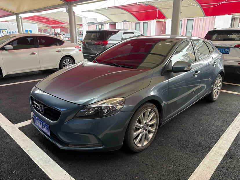 Volvo Volvo V40