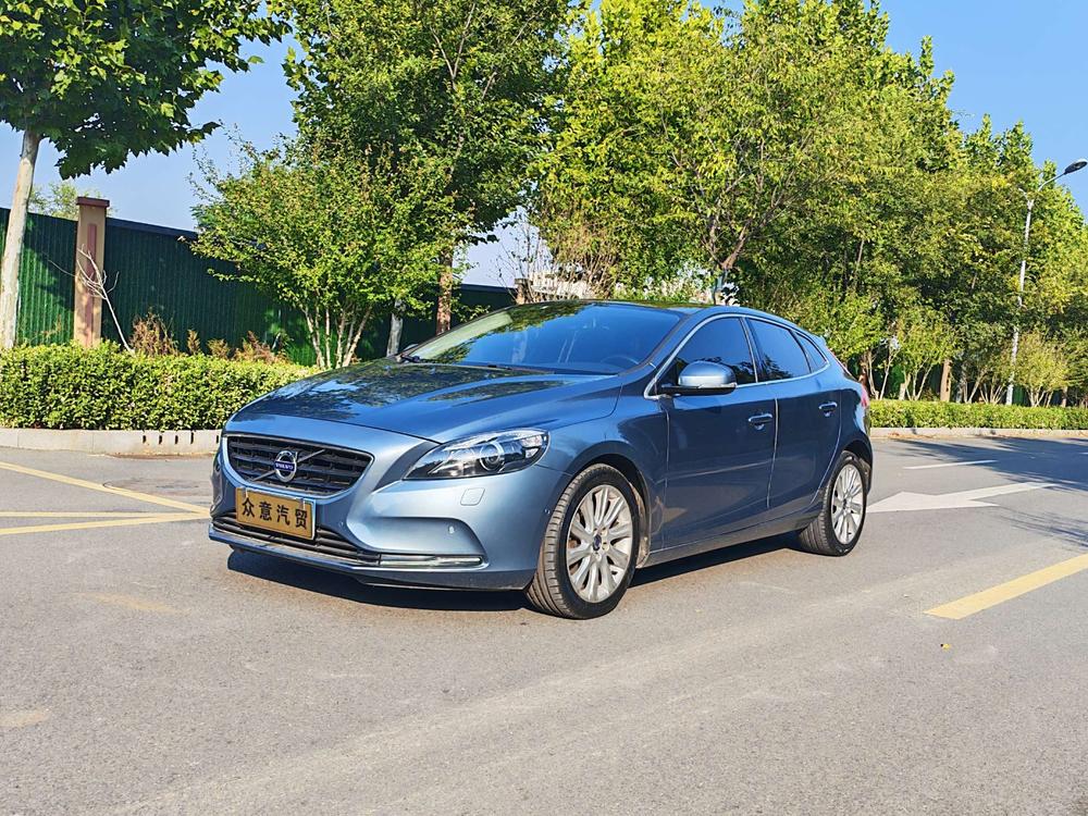 Volvo Volvo V40