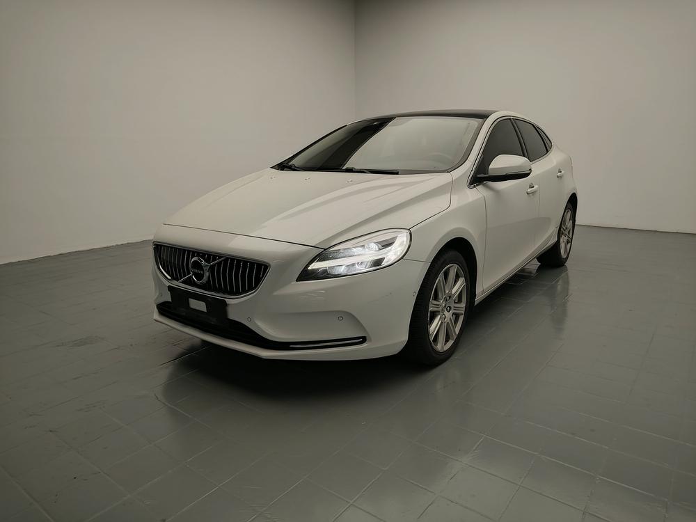 Volvo Volvo V40