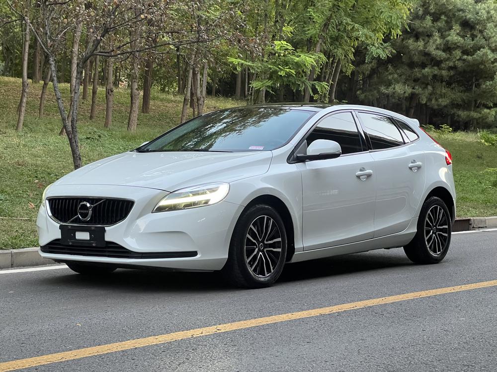 Volvo Volvo V40