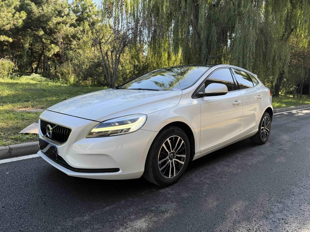 Volvo Volvo V40