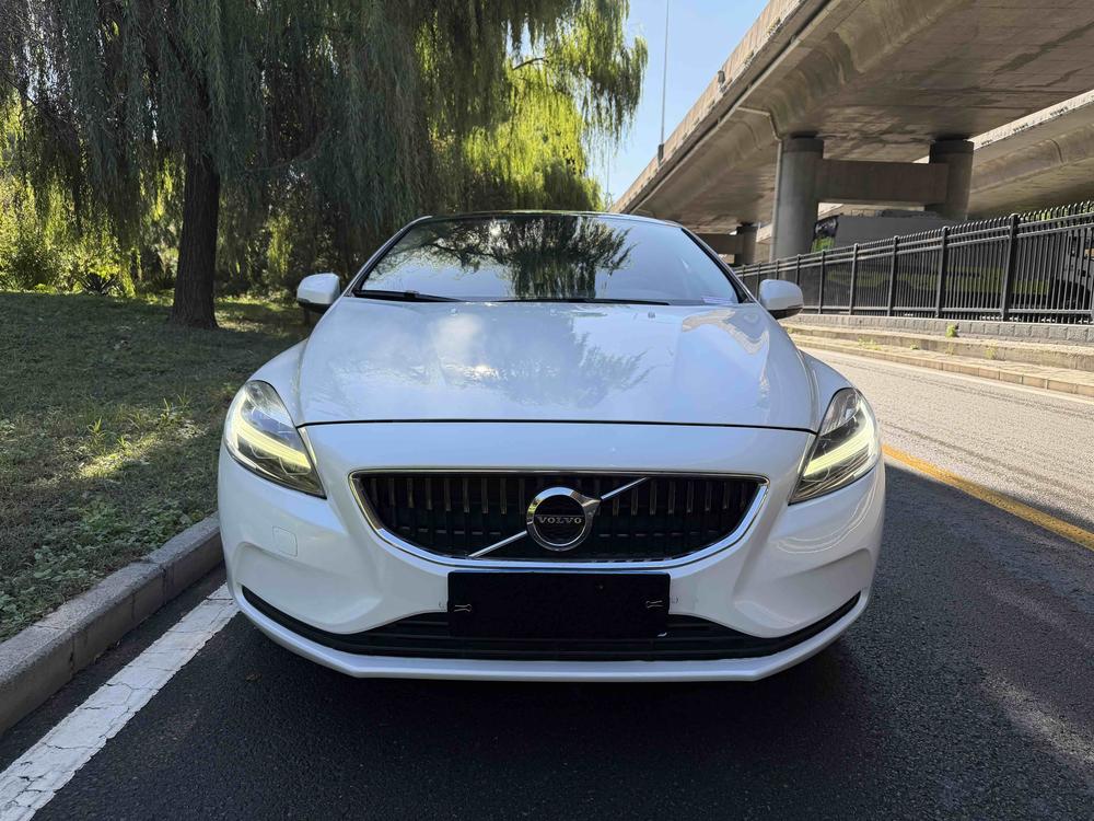 Volvo Volvo V40