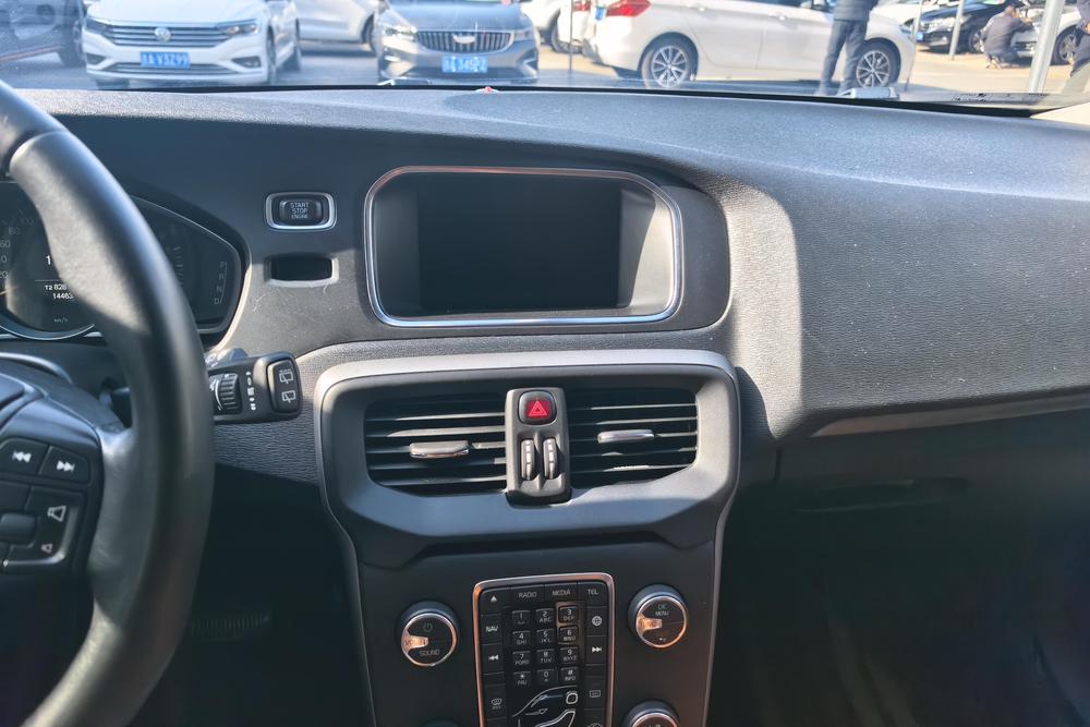 Volvo Volvo V40