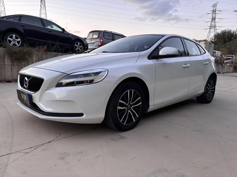 Volvo Volvo V40