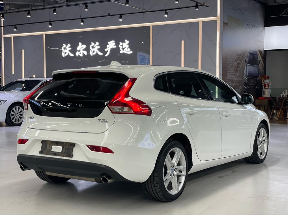 Volvo Volvo V40
