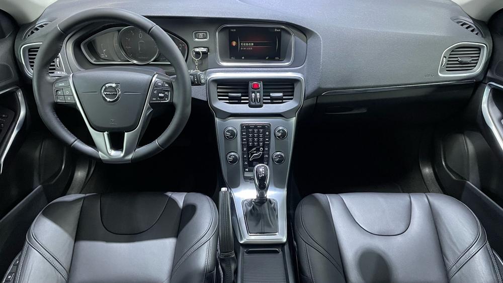 Volvo Volvo V40