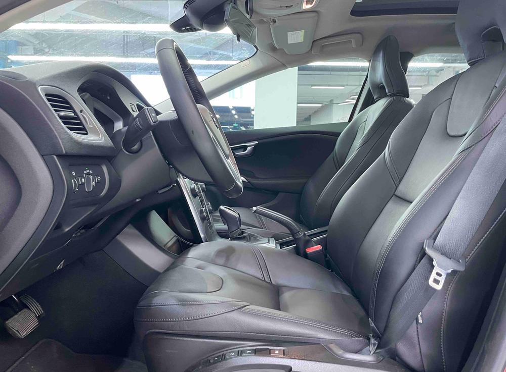 Volvo Volvo V40