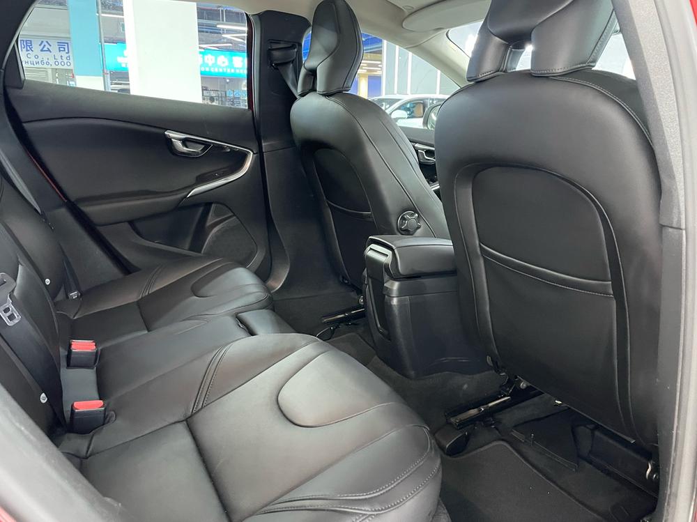 Volvo Volvo V40