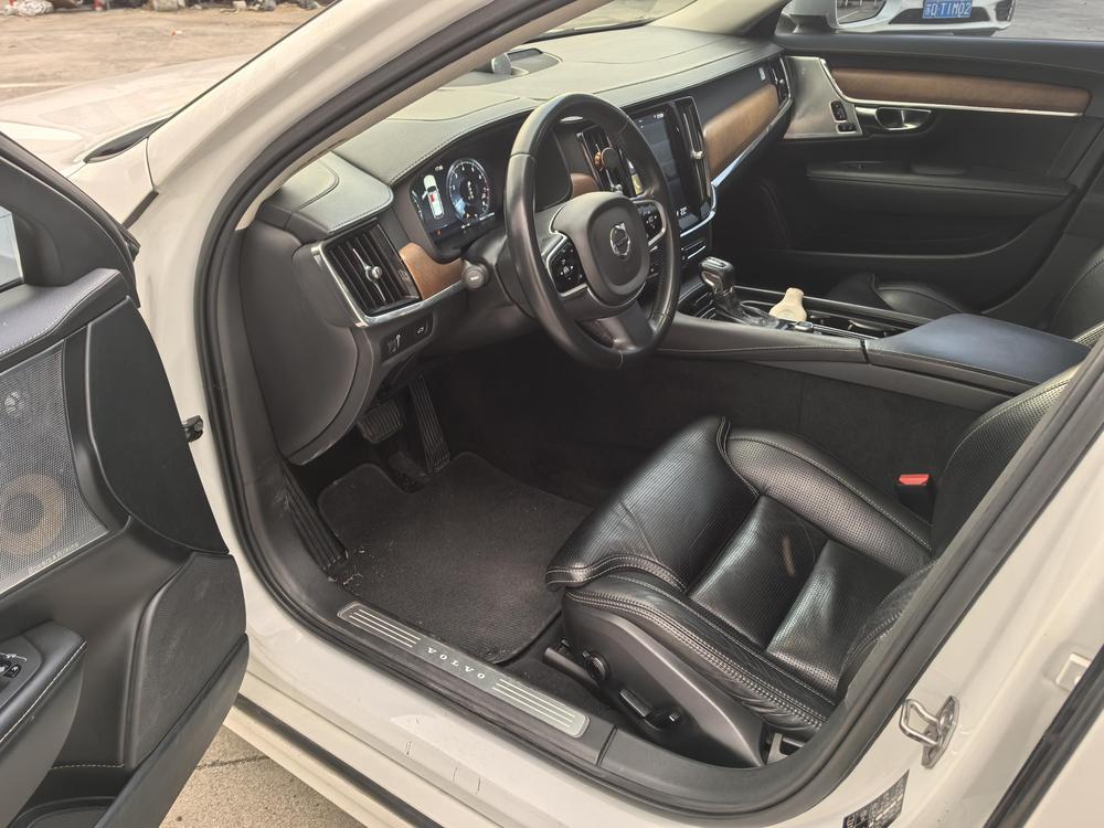 Volvo Volvo V90