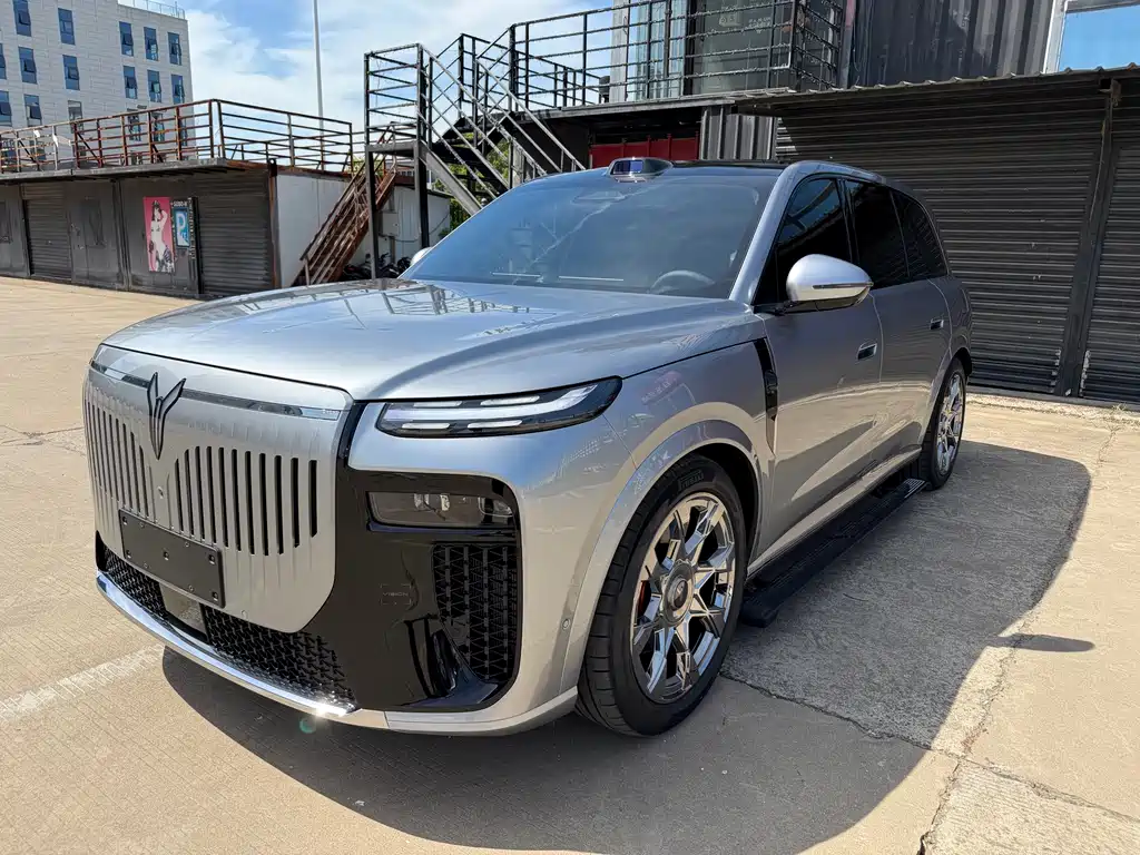 VOYAH Taishan X8
