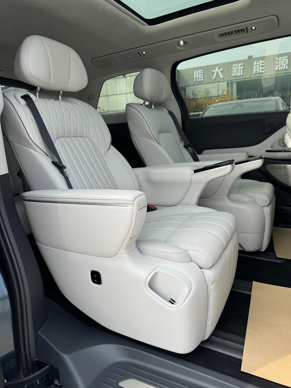 Voyah Voyah Dreamer PHEV