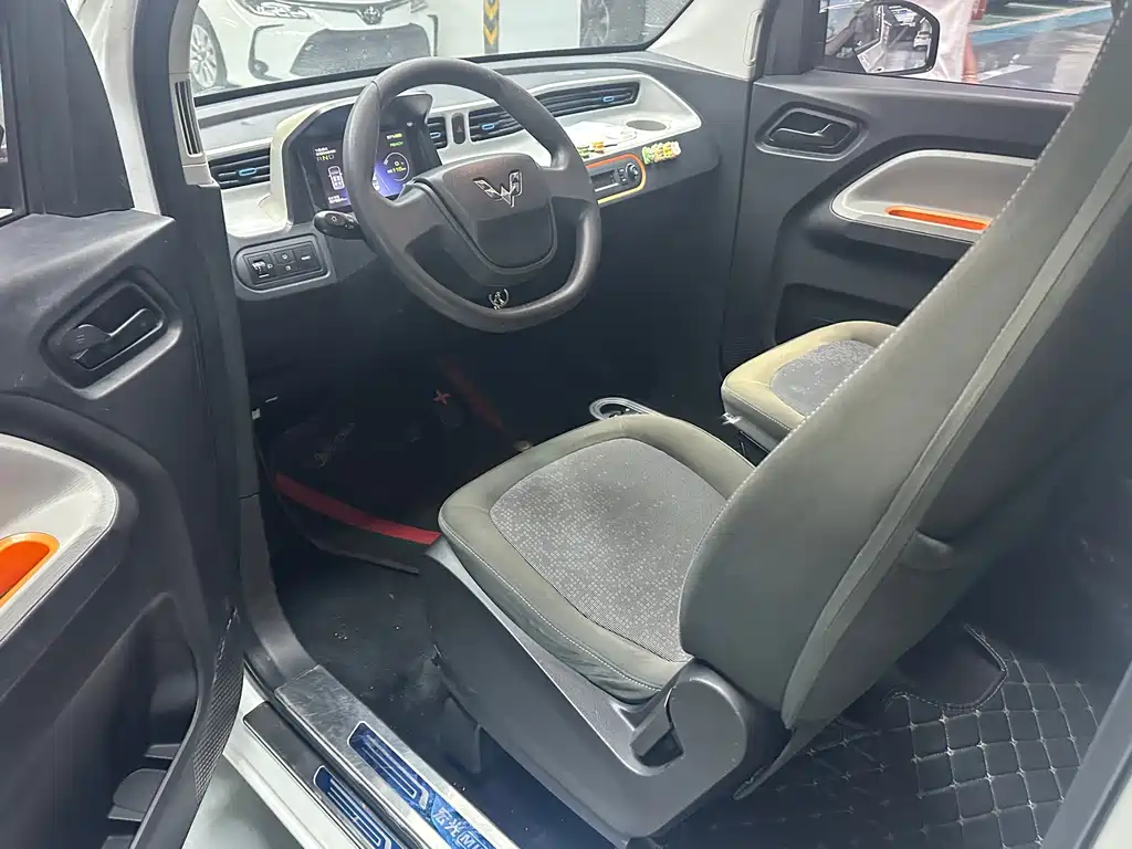Wuling MINIEV