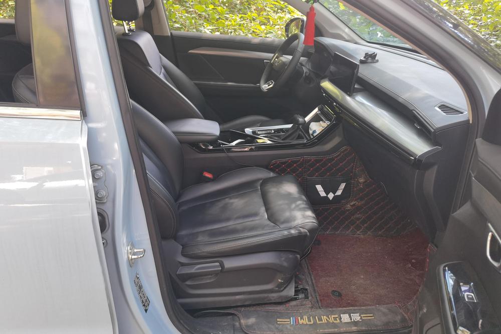 Wuling Wuling Asta