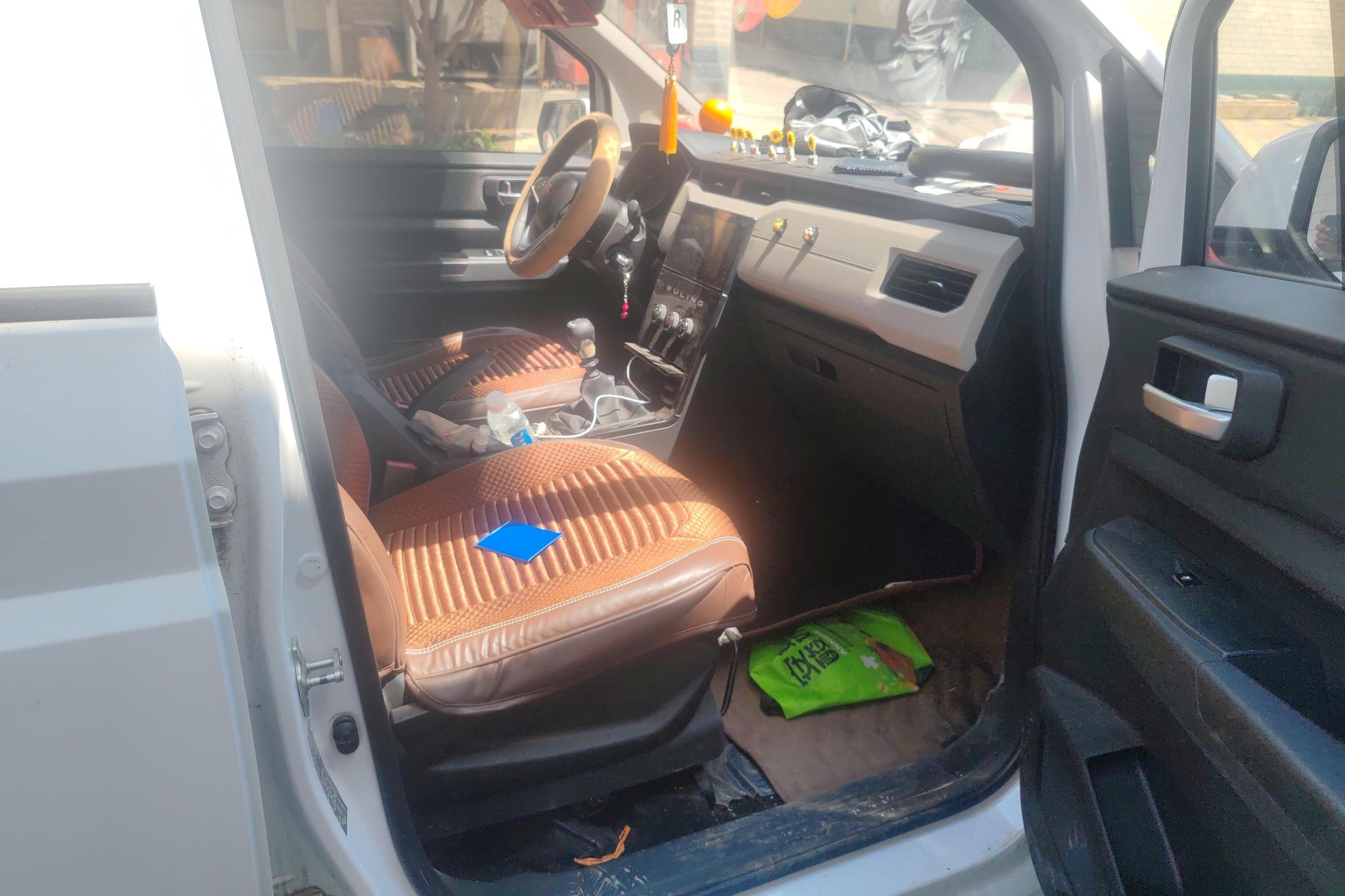 Wuling Wuling Hongguang PLUS