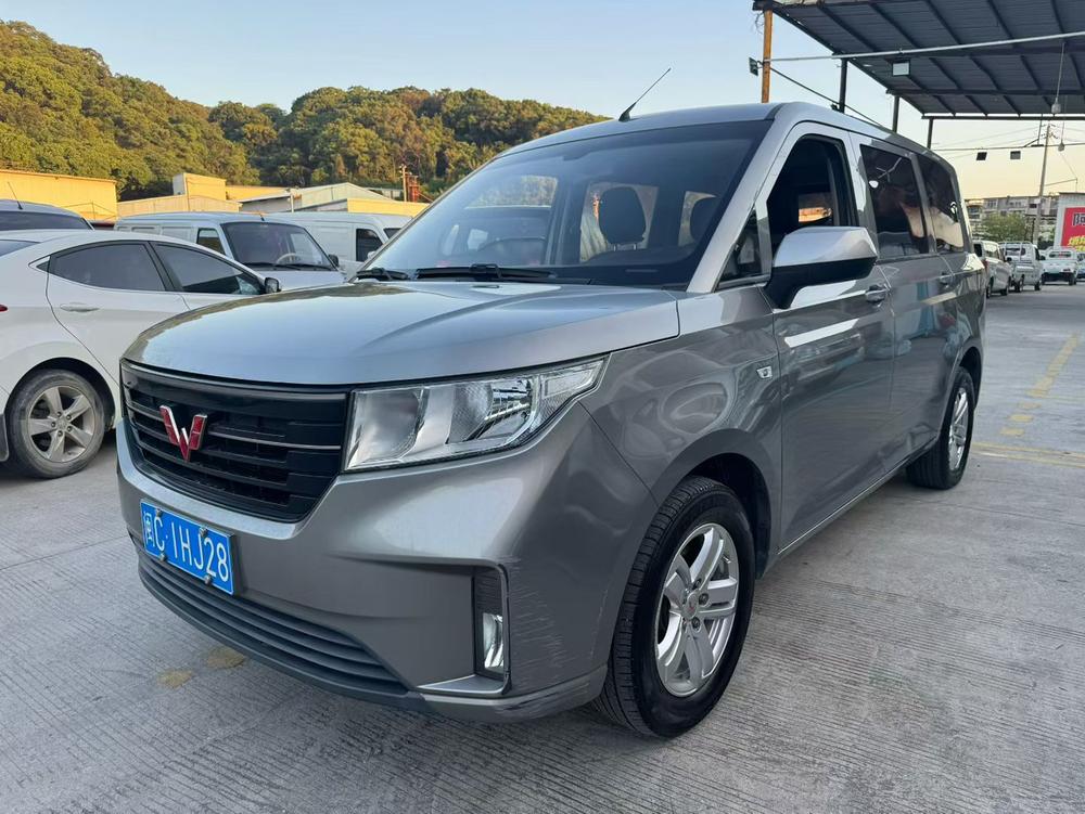 Wuling Wuling Hongguang PLUS