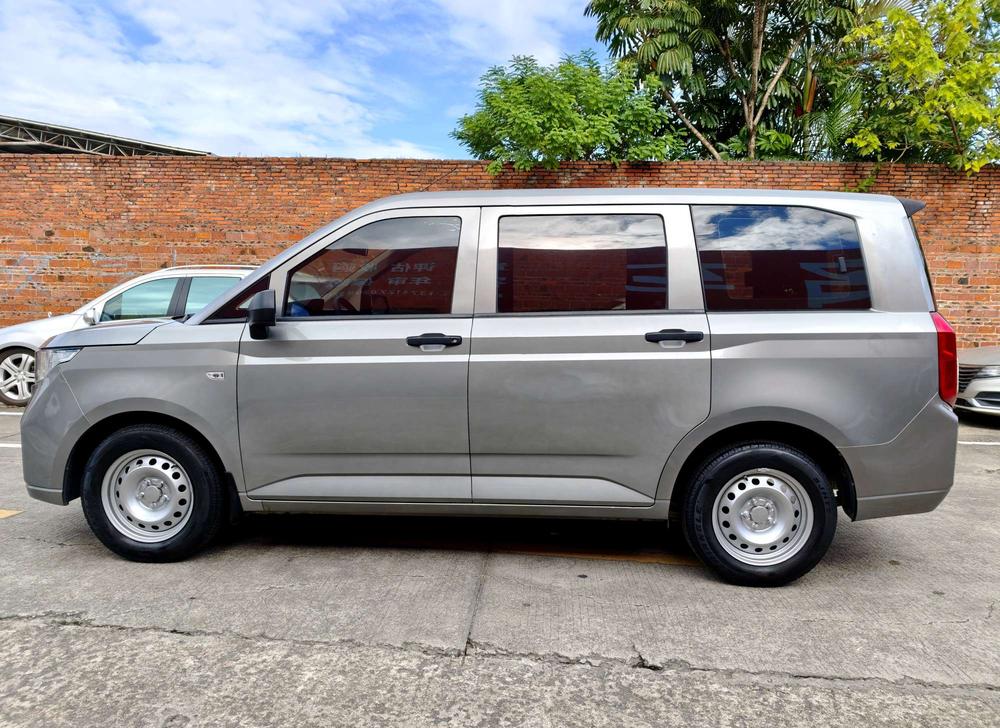 Wuling Wuling Hongguang PLUS