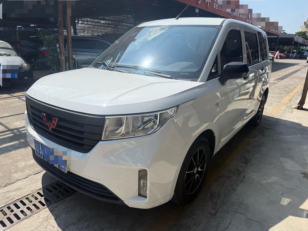 Wuling Wuling Hongguang PLUS