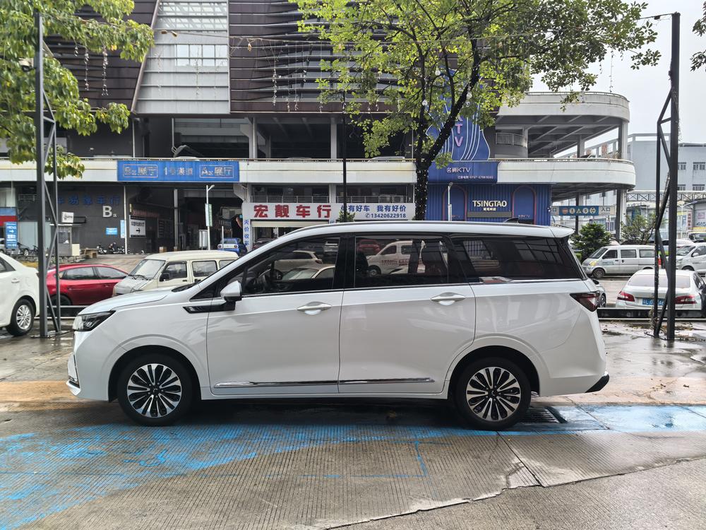 Wuling Wuling Jiachen